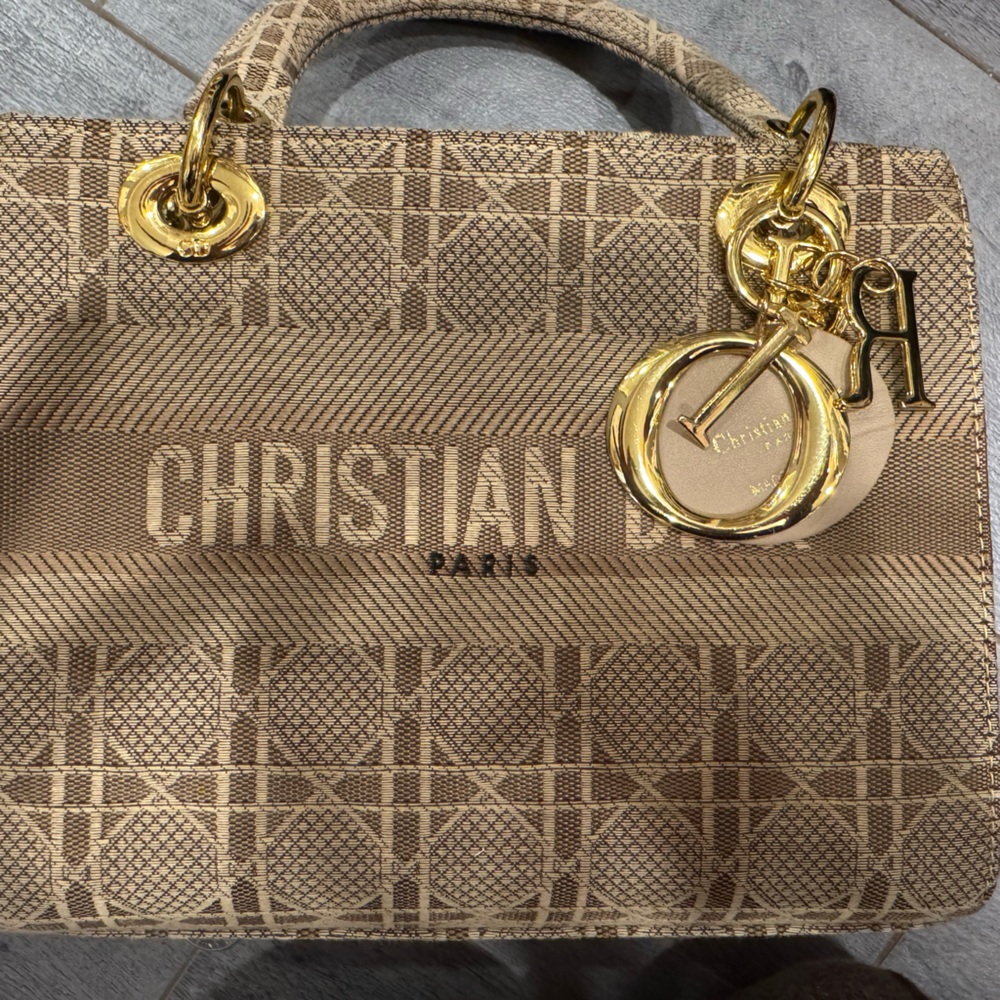 Reposhing this CD bag